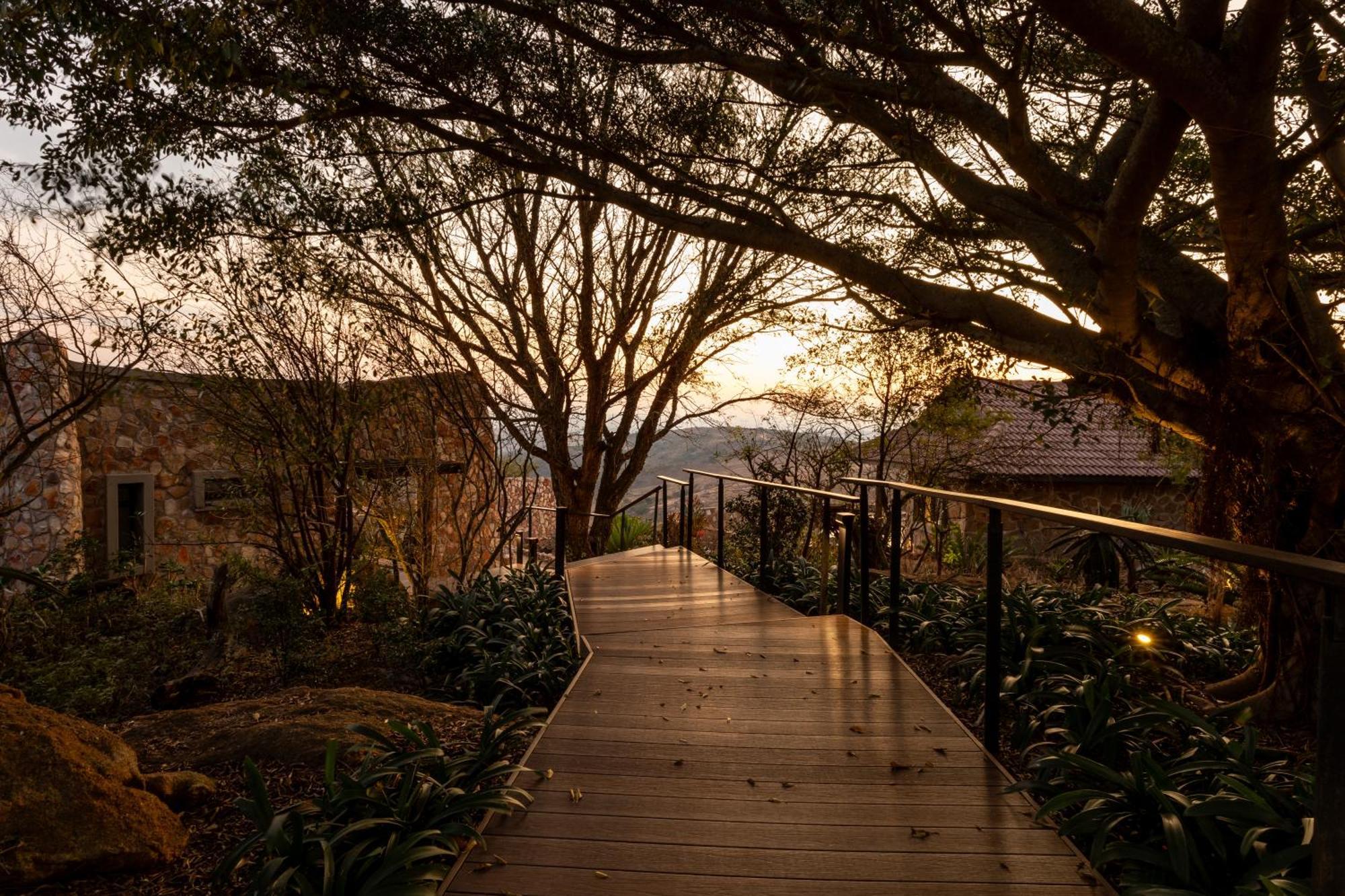 Zulu Rock Lodge - Babanango Game Reserve Ulundi Extérieur photo